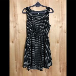 Adorable Dress with Geometric Shapes Size Medium